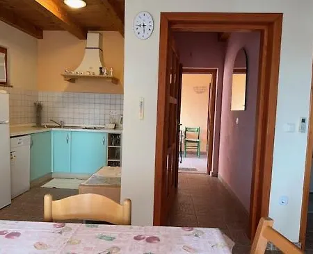 2 4* Višnjan